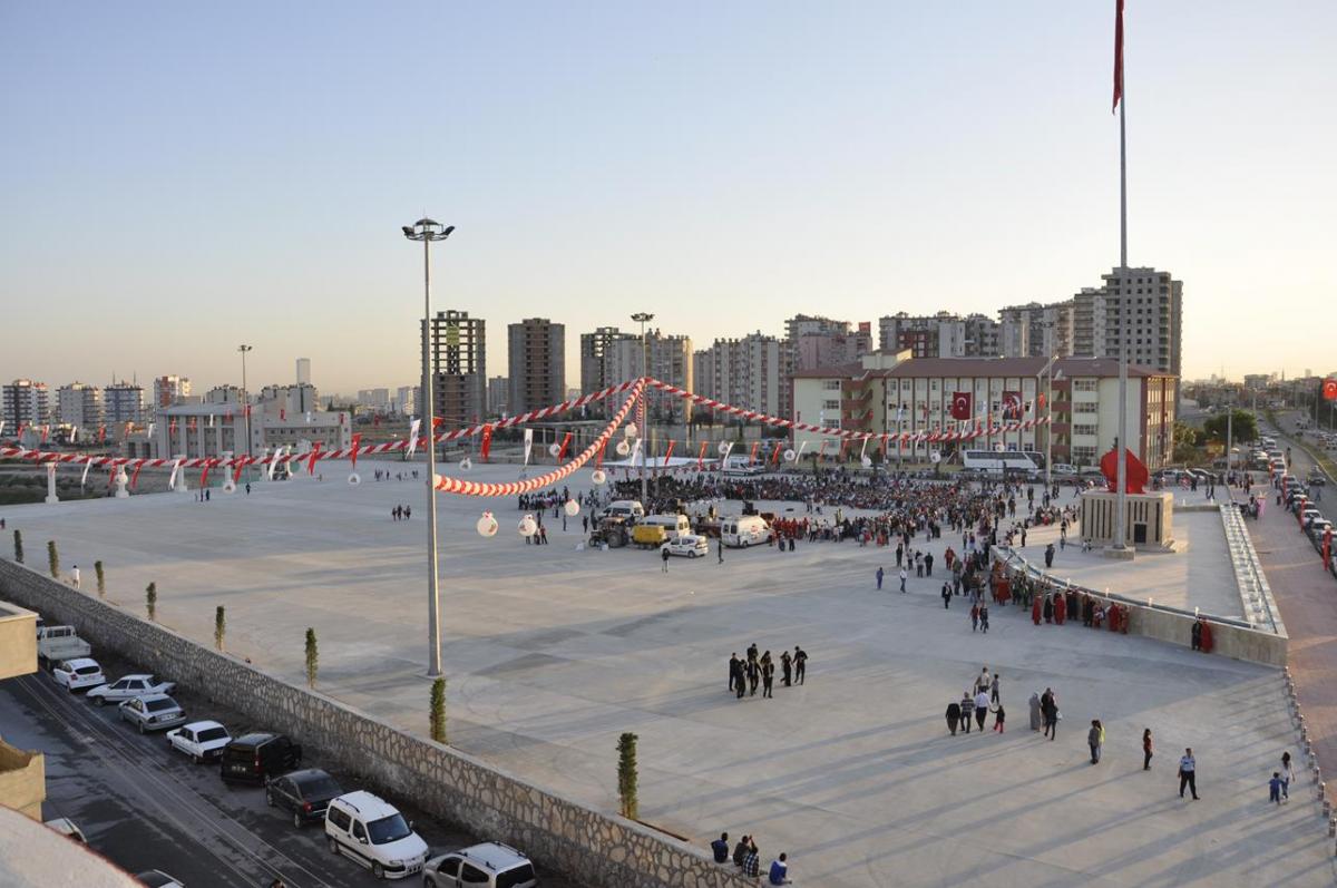 Toroslar Republiekplein